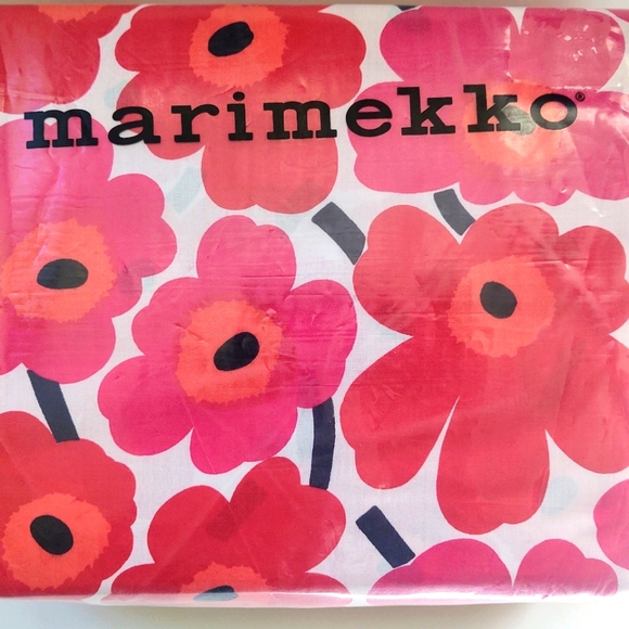 Marimekko Other - 🎁marimekko Mini Unikko T200 RED QN Sheet Set COO - Queen Sheet Set